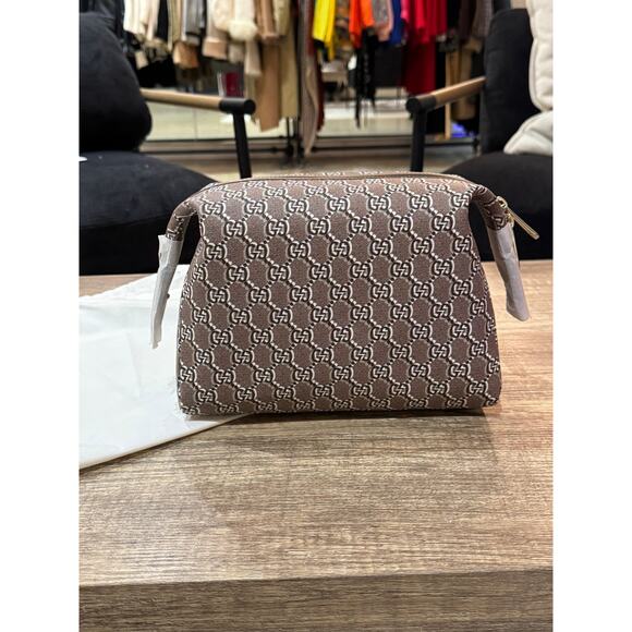 Gucci Taupe GG Canvas Pouch Bag – Brand New with Tags & Dust Bag - Picture 5 of 8